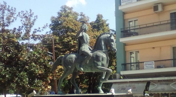 ΚΑΘΑΡΙΣΤΗΚΕ ΤΟ ΒΑΘΡΟ ΤΟΥ Μ.ΑΛΕΞΑΝΔΡΟΥ ΣΤΗΝ ΕΔΕΣΣΑ