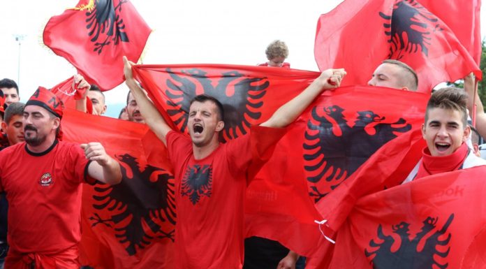 Ρεσιτάλ εθνικισμού: Μαθαίνουν στα σχολεία για την «Μεγάλη Αλβανία» (βίντεο)