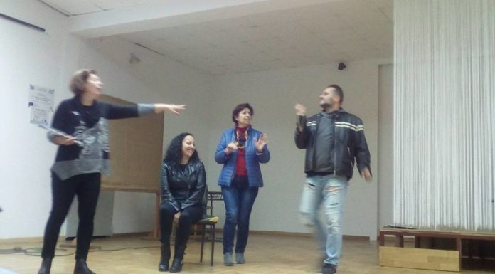 «ΜΕΓΕ ΜΕΛΕ» Η ΝΕΑ ΠΑΡΑΣΤΑΣΗ ΤΟΥ ΕΔΕΣΣΑΙΚΟΥ ΘΕΑΤΡΟΥ (ΦΩΤΟΓΡΑΦΙΕΣ)