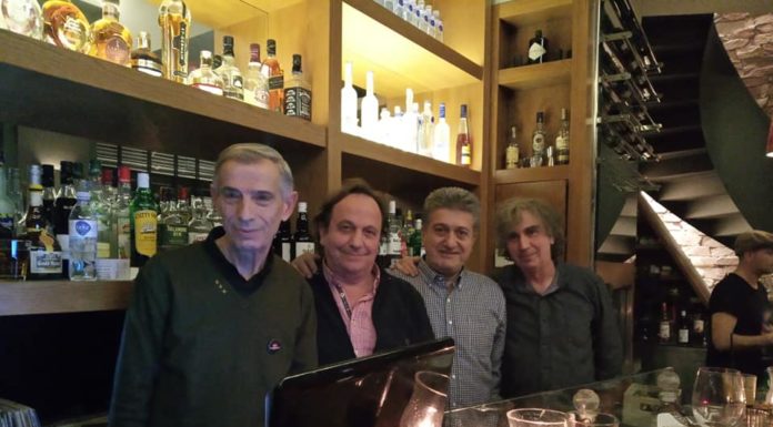 Βραδιά βινυλίου εχθές Παρασκευή στο »SQUARE»