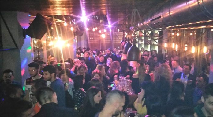 Εικόνες και βίντεο από τη χθεσινή ‘Disco night’ βράδια στο Duomo Cafe Bar
