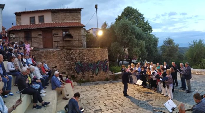 Μάγεψαν το κοινό οι «Οι μελωδοί της Έδεσσας» χθες στο βαρόσι (ΦΩΤΟ & ΒΙΝΤΕΟ)