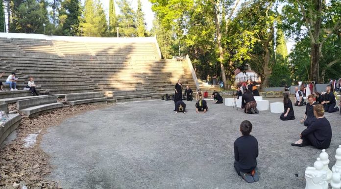 Ο «εδεσσαϊκός ΚΟΣΜΟΣ» στην πρόβα της θεατρικής ομάδας φίλων συλλόγου καρκινοπαθών Έδεσσας