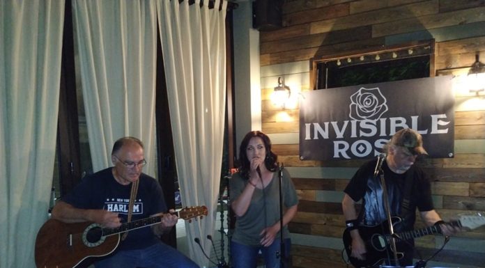 Μοναδικό live με τους Invisible ROSE χθες Κυριακή στο εναλλακτικό καφενείο ΄΄The Jam΄΄