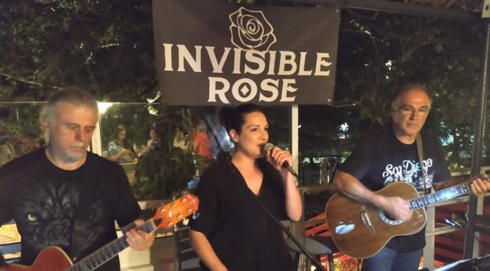 Πλούσιο φωτορεπορτάζ από το live των ΄΄Invisible Rοse΄΄ στο Paradise iv στην Έδεσσα