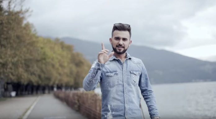 Ο Γιώργος Φούκος κάνει το δισκογραφικό του ντεμπούτο με την Wide Music Records και μας παρουσιάζει το «Αντικαταστάτης»