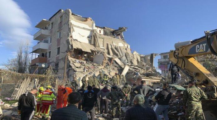 Φονικός σεισμός στην Αλβανία με τουλάχιστον 9 νεκρούς και εκατοντάδες τραυματίες