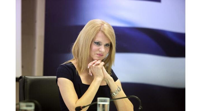 Θεοδώρα Τζάκρη: Ερώτηση στη Βουλή για τη στήριξη των παραγωγών/εμπόρων λαϊκών αγορών
