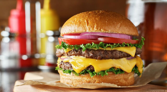 Η ιστορία του «χάμπουργκερ» του αγαπημένου junk food