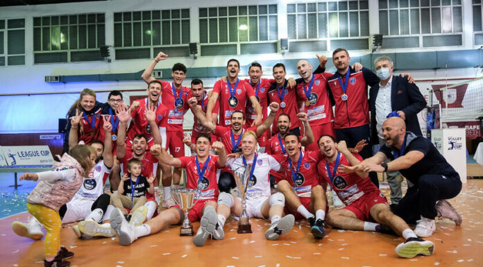 Ο Φοίνικας Σύρου επικράτησε 3-1 σετ του Φιλίππου στη Βέροια και κατέκτησε το Λιγκ Καπ «Νίκος Σαμαράς» για τη φετινή σεζόν!