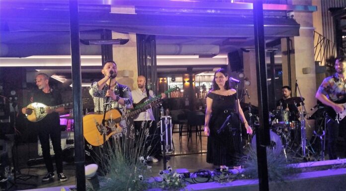 Μαγευτική βραδιά Πέμπτης με Fay Milioti και Theo Fokas live στους Katarraktes