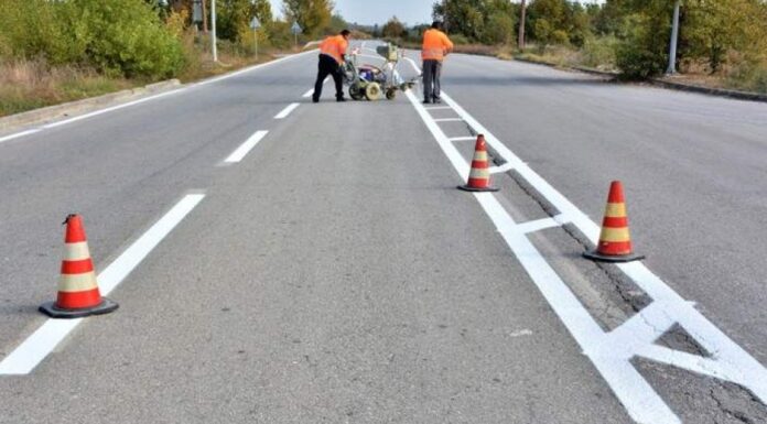 Εργασίες διαγράμμισης στην Εθνική Οδό 2 Θεσσαλονίκης-Έδεσσας
