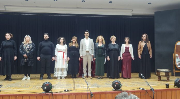 Εξαιρετικές ερμηνείες στη θεατρική παράσταση «Η Γυναίκα με τα μαύρα» του Εδεσσαϊκού Θεάτρου (φώτο)