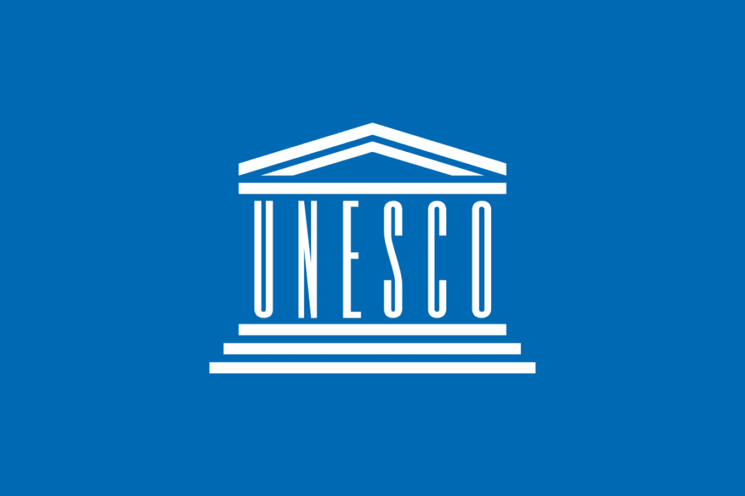 1200px-Flag_of_UNESCO.svg