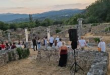 Η παραγωγή Όλη η Ελλάδα ένας πολιτισμός Μουσική εγκατάσταση Πόλεμος και «Ειρήνη;» πραγματοποιήθηκε στον Αρχαιολογικό Χώρο Λόγγου